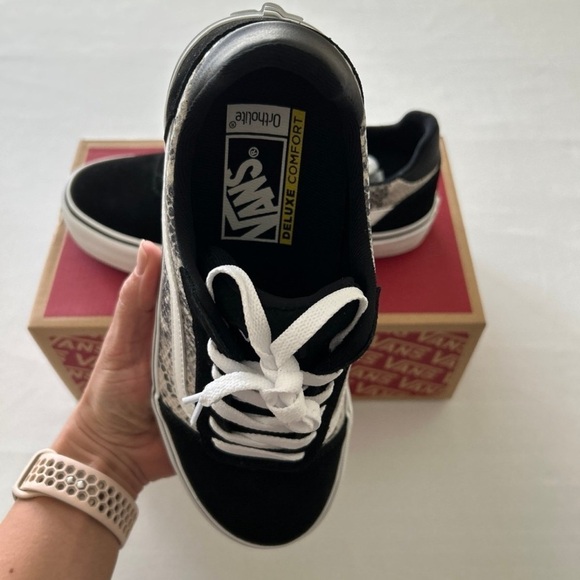 (NWT) Vans Ward DX Women's Shoes in Gray & Black - Picture 12 of 16